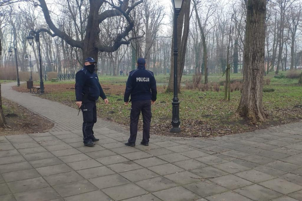 Służby sprawdzały siłownie, hotele i sklepy pod kątem przestrzegania zasad sanitarnych