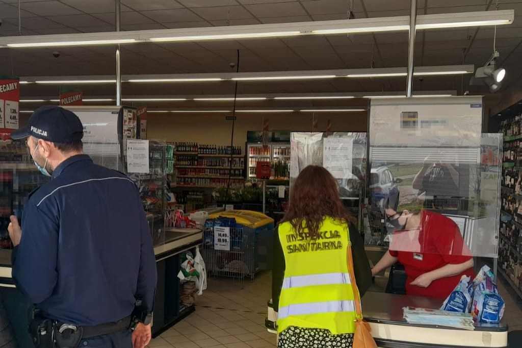 Radziejów: 125 mandatów karnych i 6 wniosków do sądu za lekceważenie ograniczeń związanych z koronawirusem