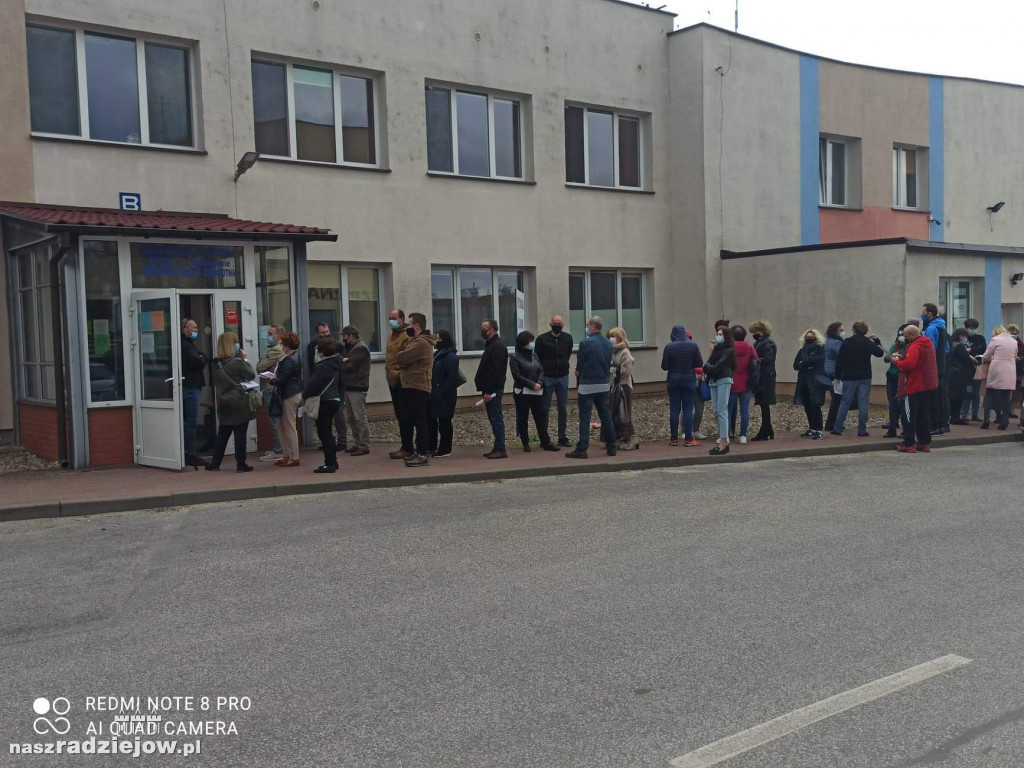 Ponad 450 osób przystąpiło do szczepienia w Radziejowie   