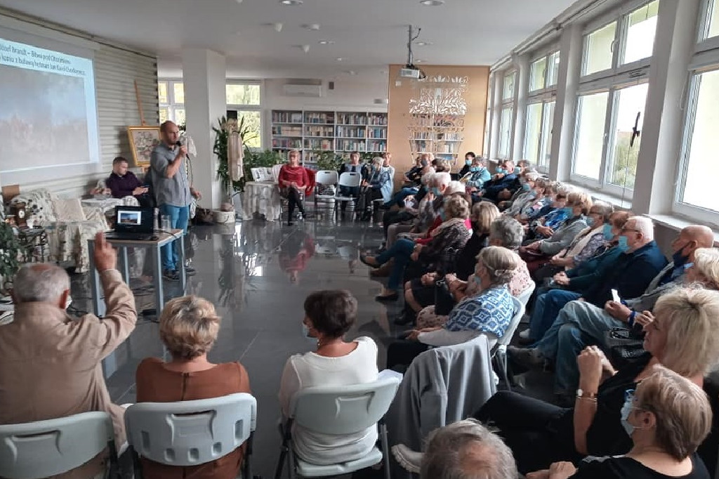  W radziejowskiej bibliotece odbyło się spotkanie z przedstawicielem Muzeum Wojsk Lądowych