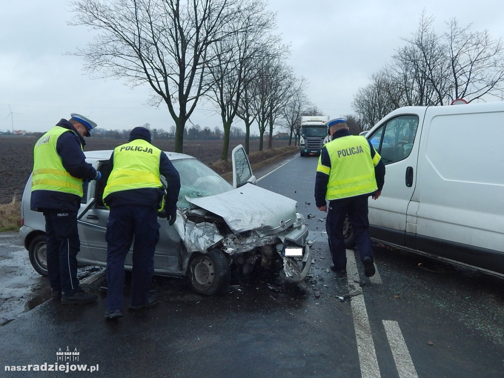 Groźny wypadek na skrzyżowaniu ulic Komunalnej i Płowieckiej [FOTO]