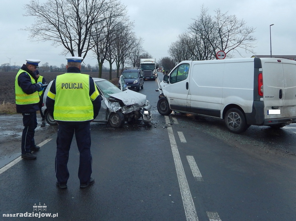 Groźny wypadek na skrzyżowaniu ulic Komunalnej i Płowieckiej [FOTO]