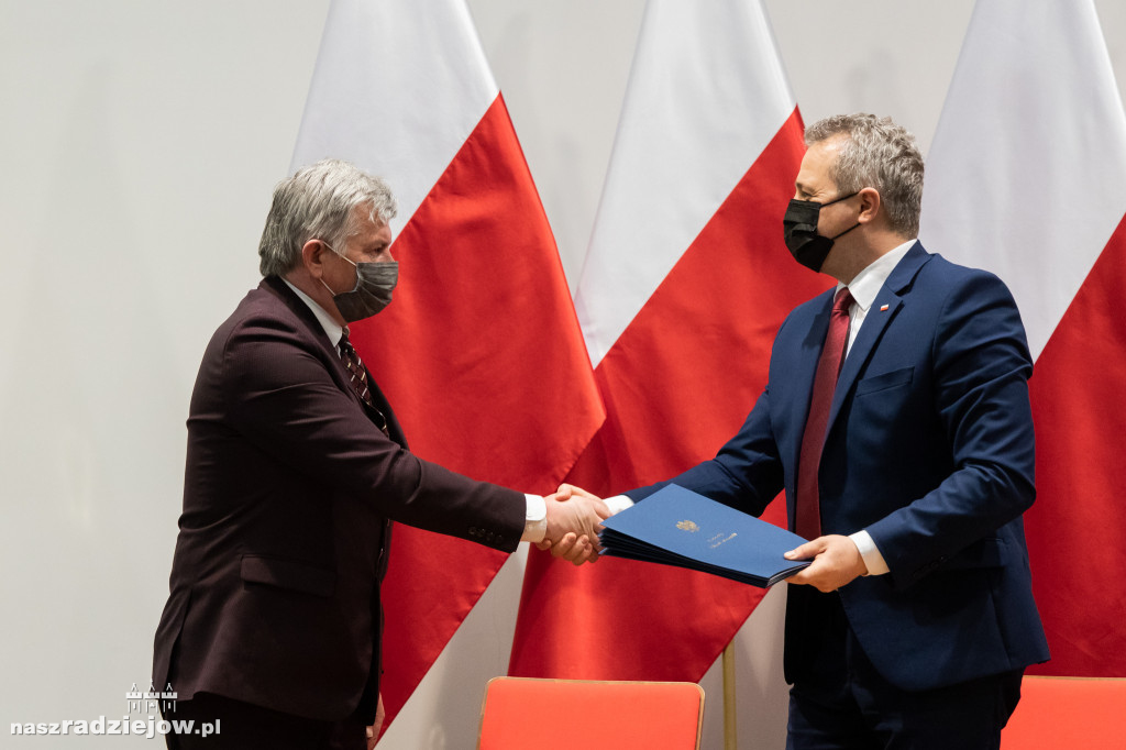 Rząd doposaża szpitale w regionie. Szpital w Radziejowie z dotacją