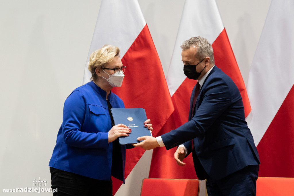 Rząd doposaża szpitale w regionie. Szpital w Radziejowie z dotacją