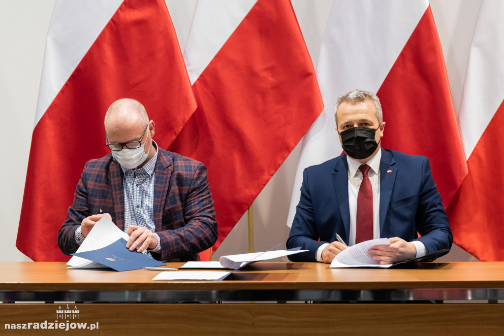 Rząd doposaża szpitale w regionie. Szpital w Radziejowie z dotacją