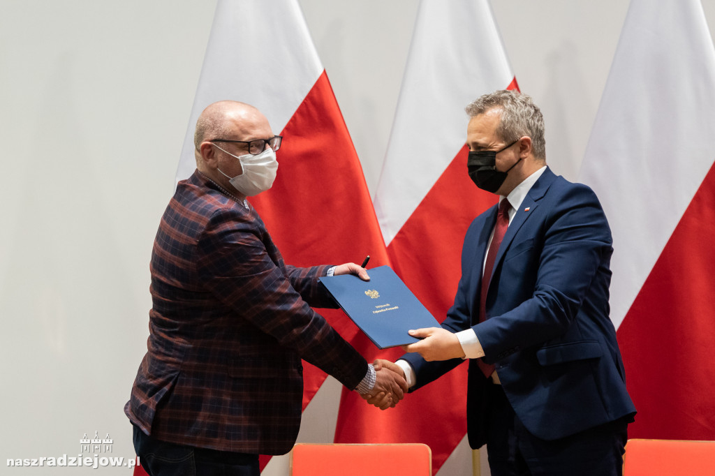 Rząd doposaża szpitale w regionie. Szpital w Radziejowie z dotacją