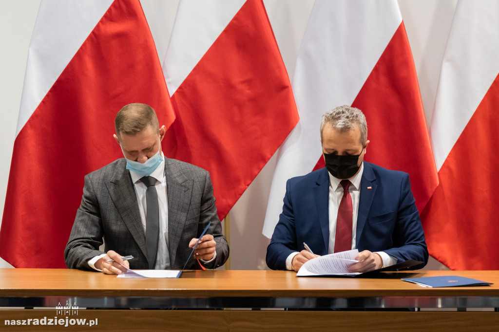Rząd doposaża szpitale w regionie. Szpital w Radziejowie z dotacją