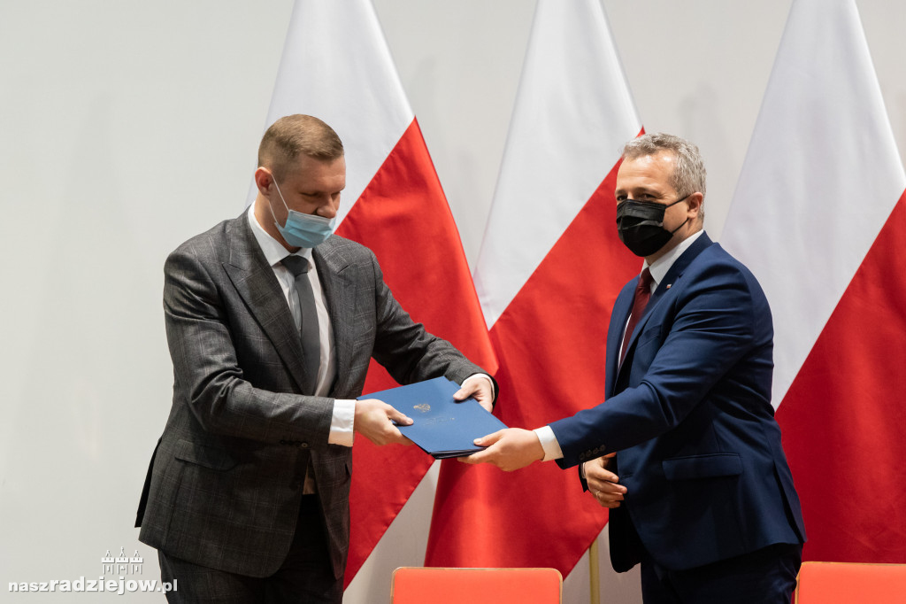 Rząd doposaża szpitale w regionie. Szpital w Radziejowie z dotacją