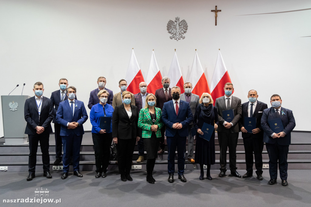 Rząd doposaża szpitale w regionie. Szpital w Radziejowie z dotacją