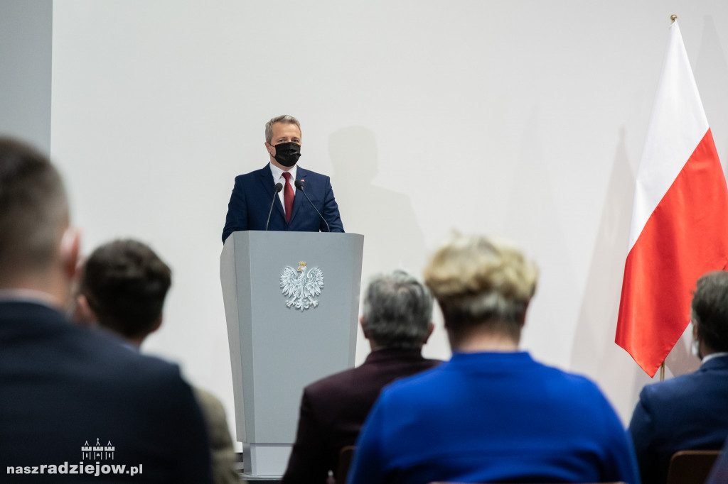 Rząd doposaża szpitale w regionie. Szpital w Radziejowie z dotacją