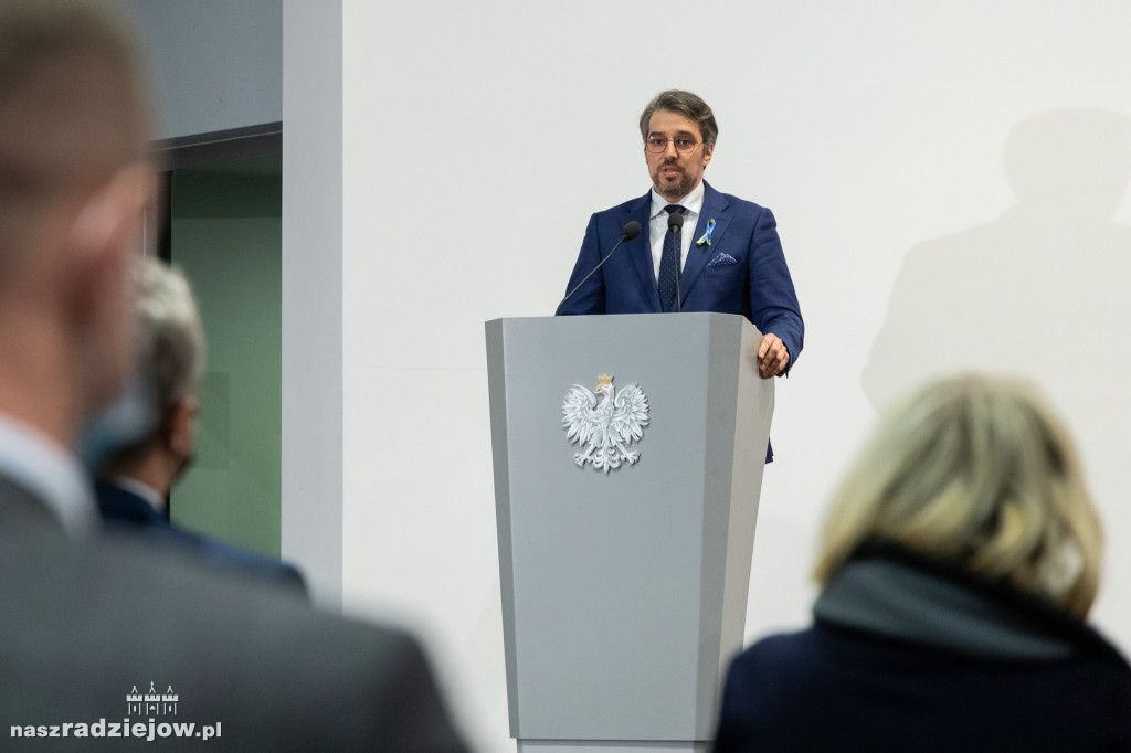 Rząd doposaża szpitale w regionie. Szpital w Radziejowie z dotacją