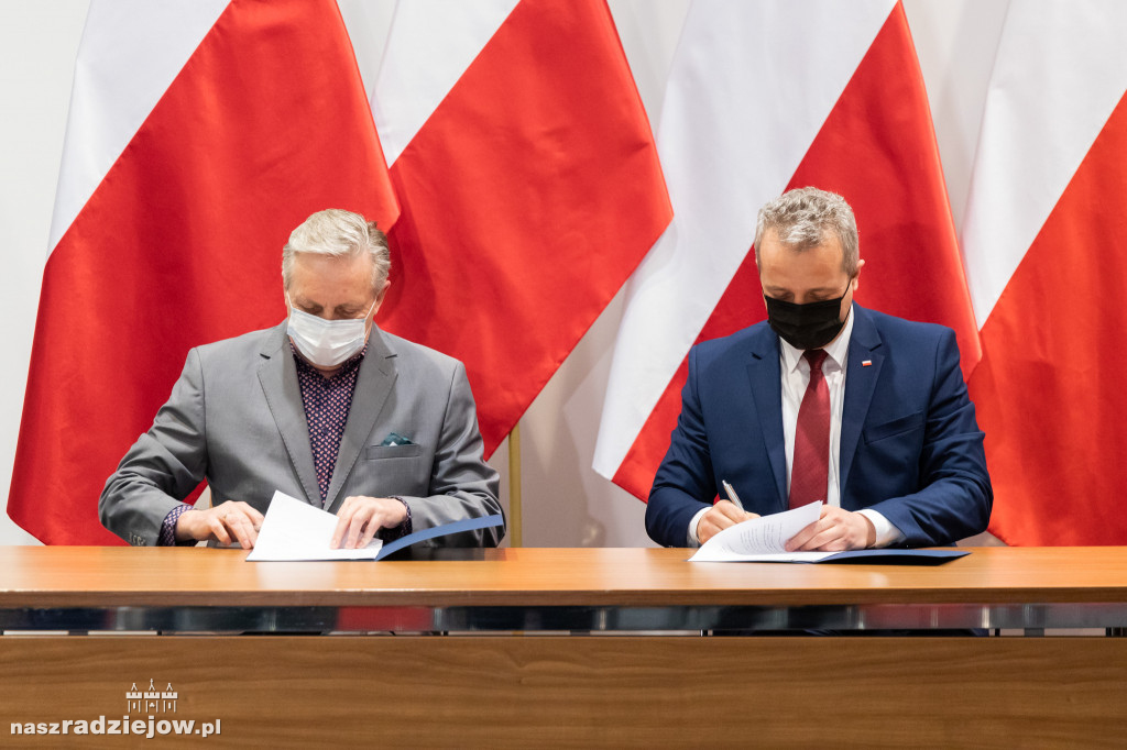 Rząd doposaża szpitale w regionie. Szpital w Radziejowie z dotacją