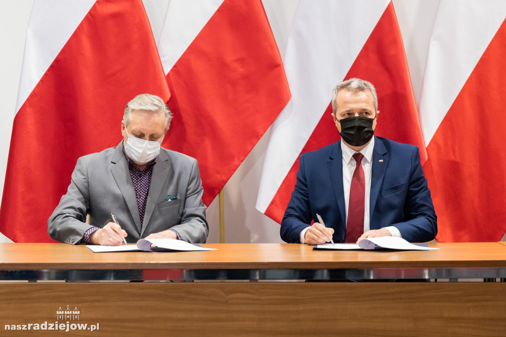 Rząd doposaża szpitale w regionie. Szpital w Radziejowie z dotacją