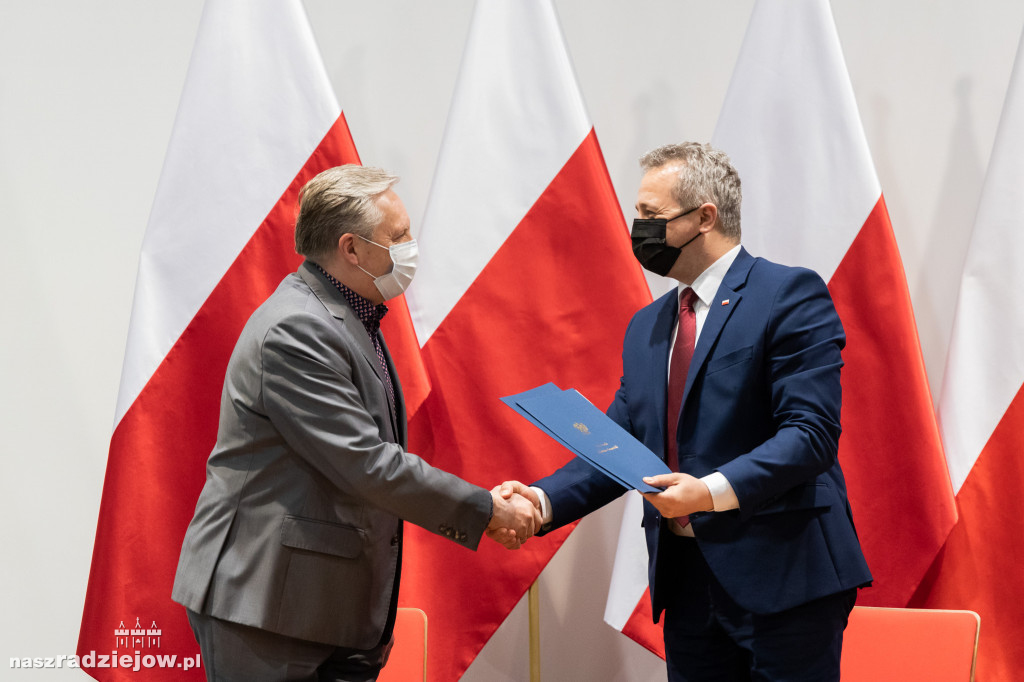 Rząd doposaża szpitale w regionie. Szpital w Radziejowie z dotacją
