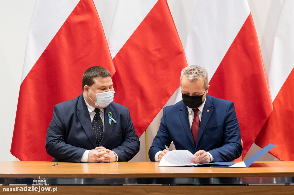 Rząd doposaża szpitale w regionie. Szpital w Radziejowie z dotacją