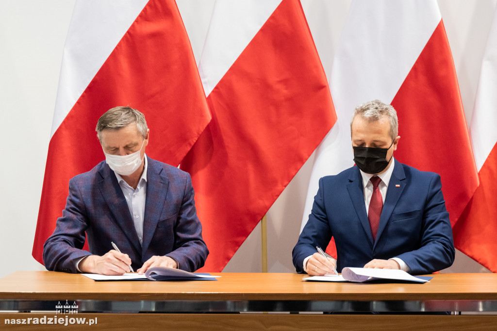 Rząd doposaża szpitale w regionie. Szpital w Radziejowie z dotacją