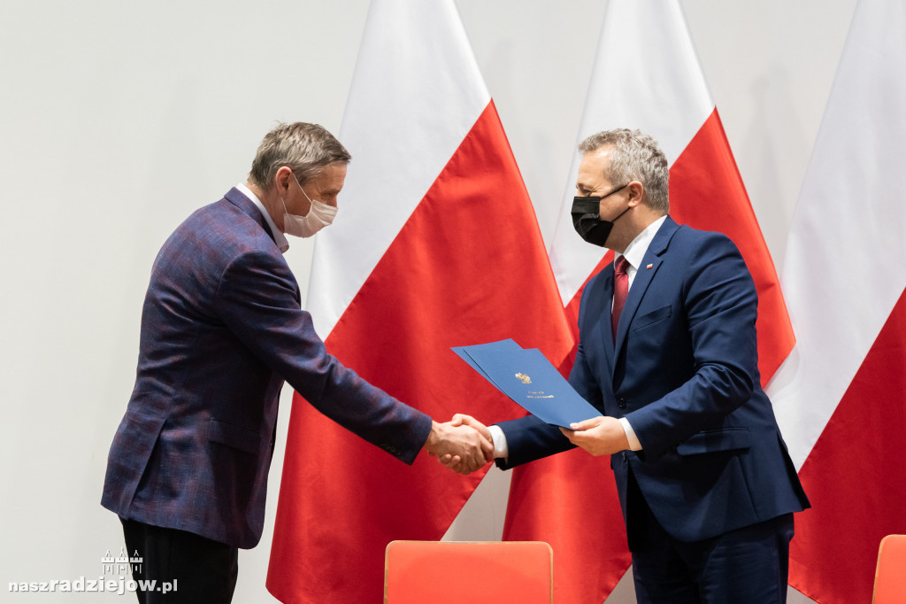 Rząd doposaża szpitale w regionie. Szpital w Radziejowie z dotacją
