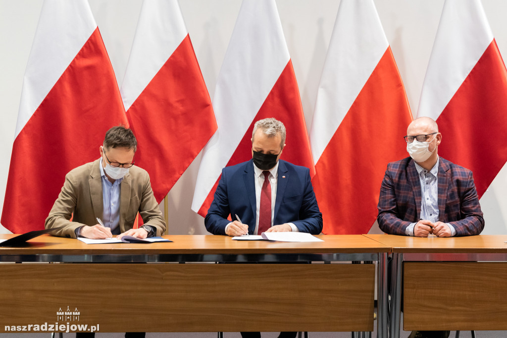 Rząd doposaża szpitale w regionie. Szpital w Radziejowie z dotacją