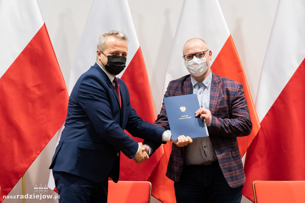 Rząd doposaża szpitale w regionie. Szpital w Radziejowie z dotacją