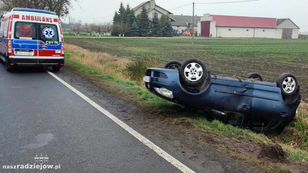 Dachowanie auta pod Radziejowem [FOTO]