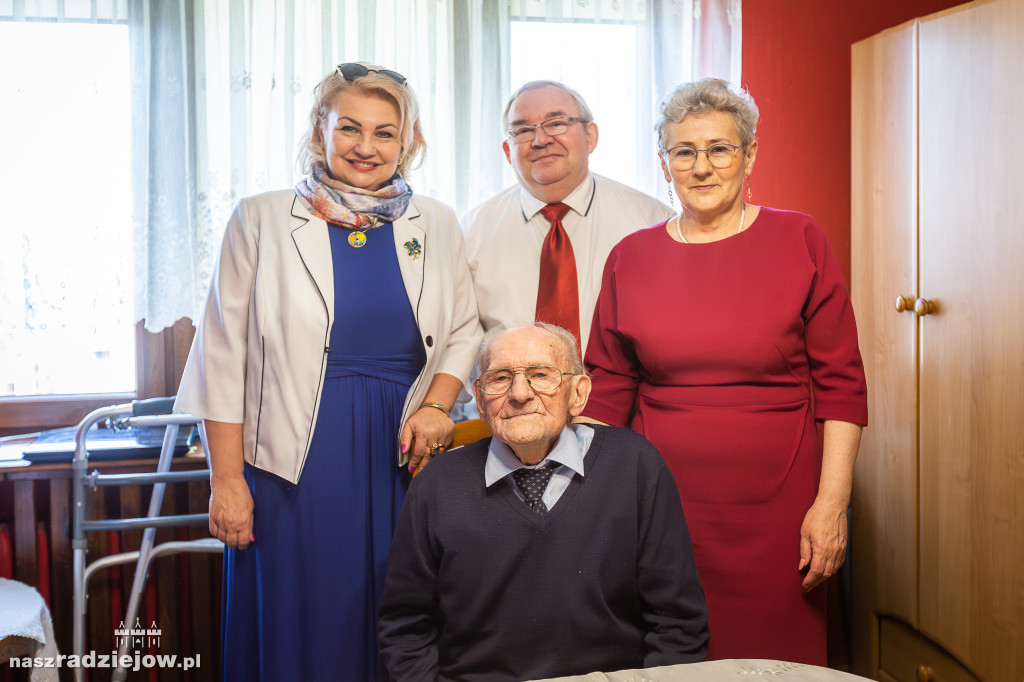 Antoni Pankiewicz z nagrodą  Unitas Durat Palatinatus Cuiaviano-Pomeraniensis