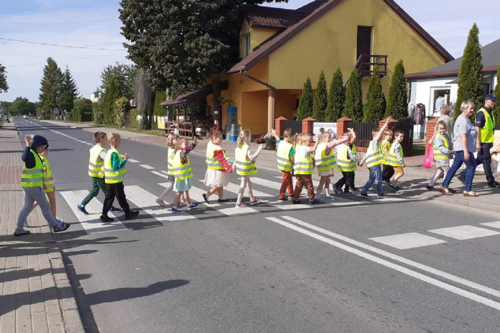 Topólka. Uczyli się bezpiecznie przekraczać jezdnię