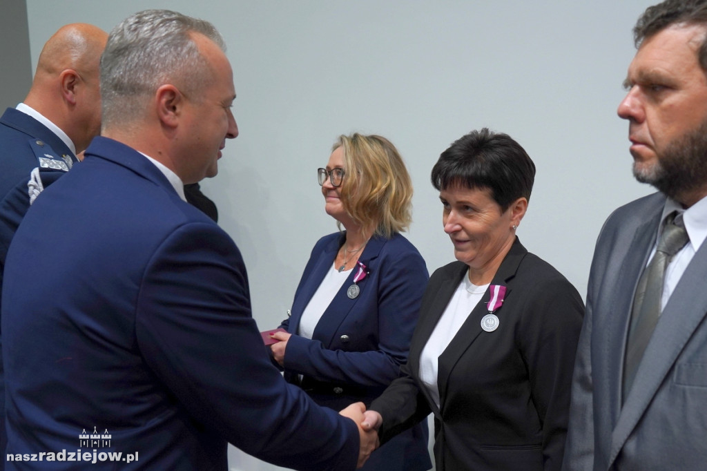 Radziejowscy policjanci zostali wyróżnieni i odznaczeni
