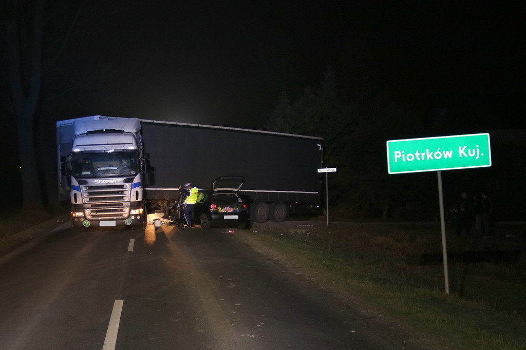 REGION: Zderzenie auta osobowego z ciężarówką. Ucierpiała jedna osoba!