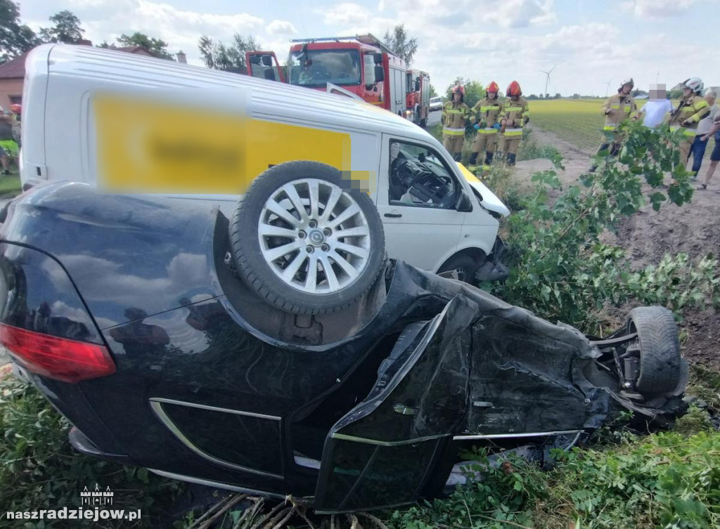 Płowce. Kierujący busem wymusił pierwszeństwo