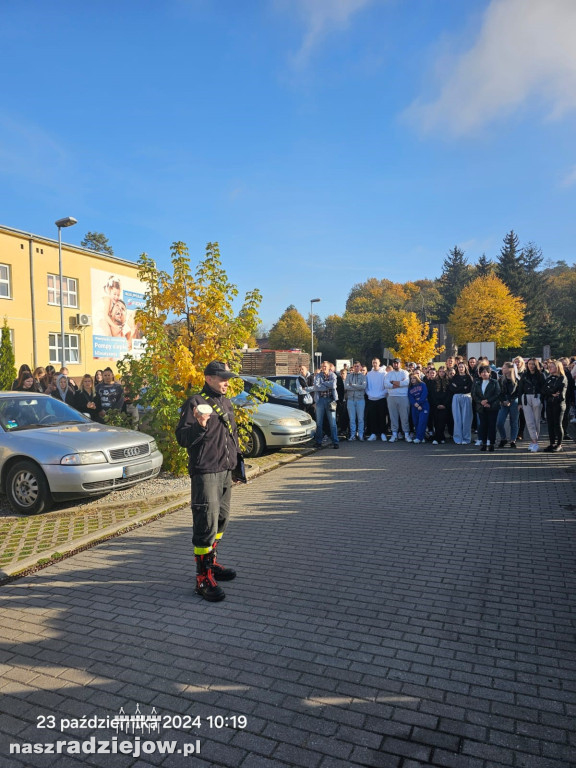 KP PSP w Radziejowie prowadzi ćwiczenia ewakuacyjne i kampanię informacyjną