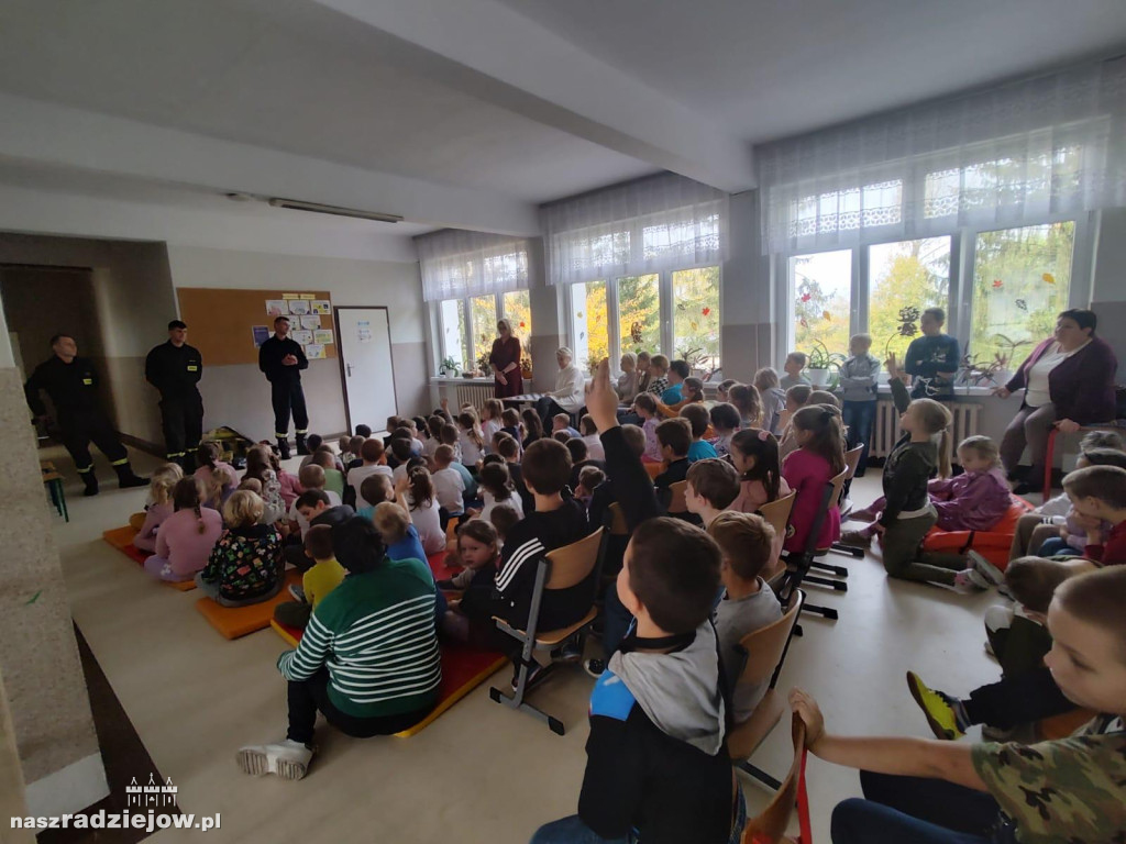 KP PSP w Radziejowie prowadzi ćwiczenia ewakuacyjne i kampanię informacyjną