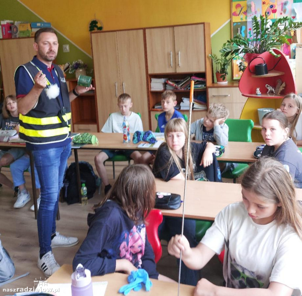 W radziejowskiej szkole o tajnikach służby technika kryminalistyki