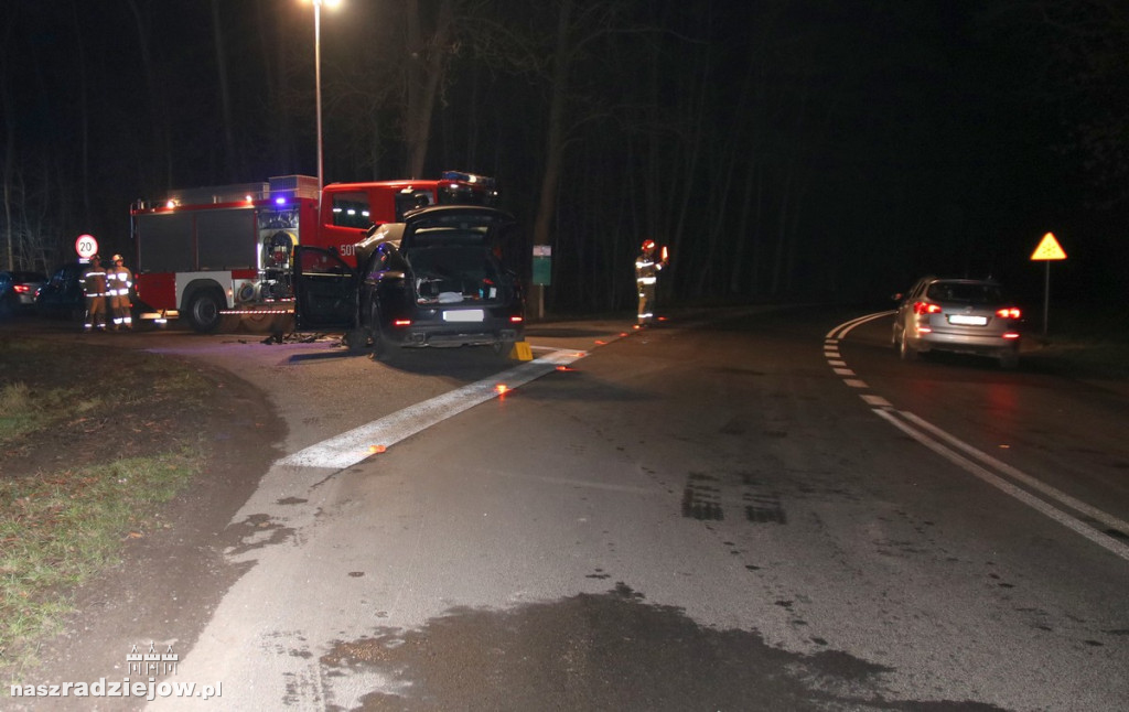 Błąd przy skręcie doprowadził do kolizji. 68-latek odpowie przed sądem