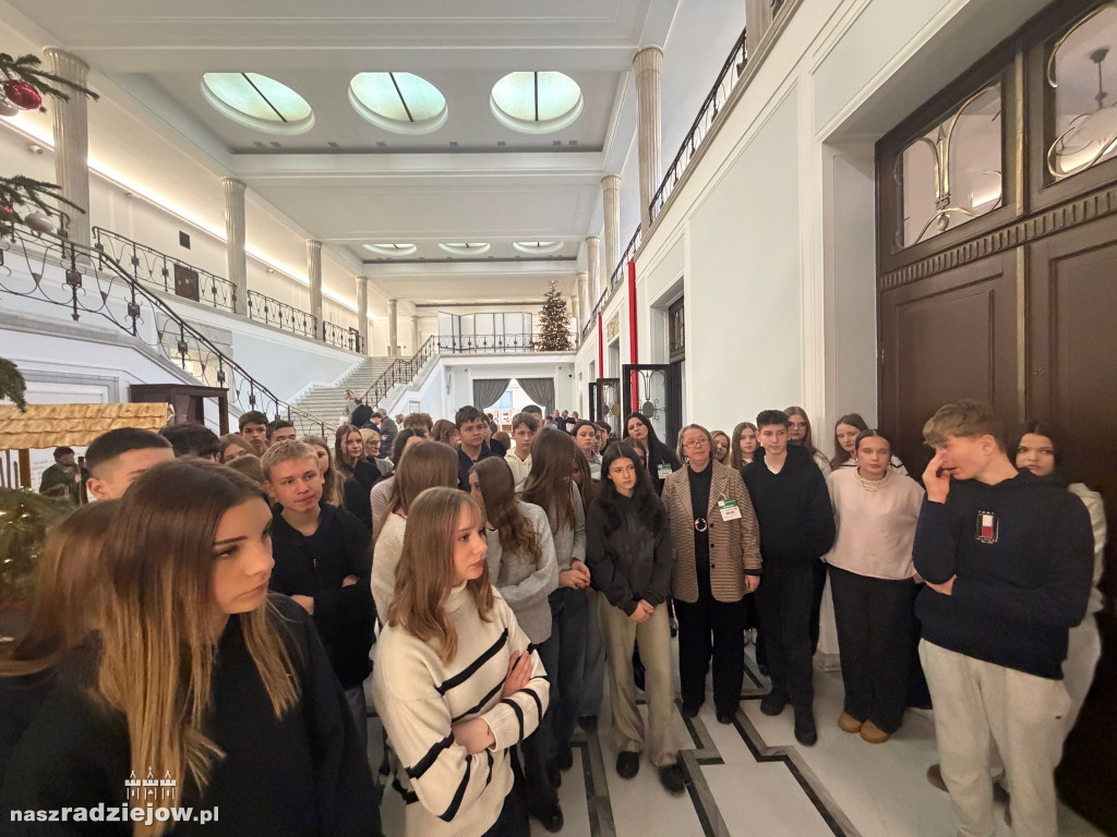 Edukacja obywatelska w praktyce – uczniowie z Radziejowa w Sejmie RP