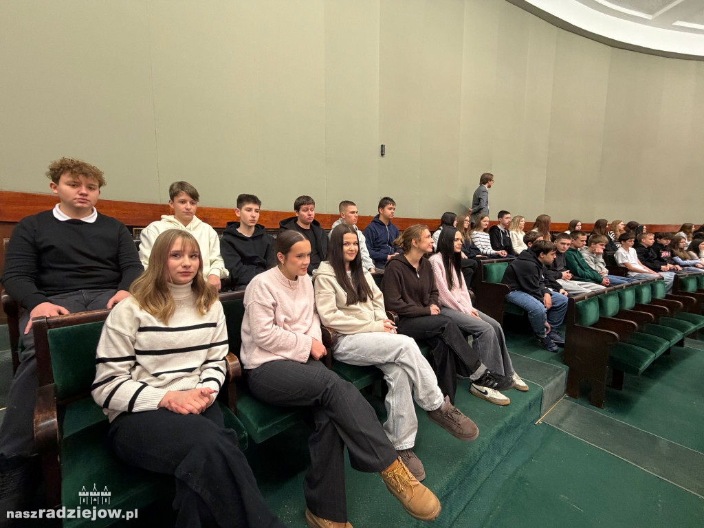 Edukacja obywatelska w praktyce – uczniowie z Radziejowa w Sejmie RP