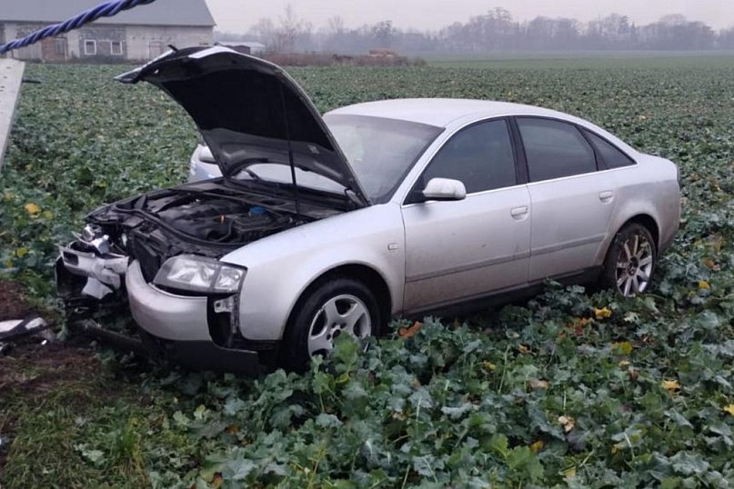 REGION: Przesadził z prędkością i uderzył w słup