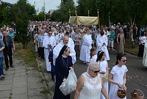 Nie wszyscy o tym wiedzą. Czy udział w procesji Bożego Ciała to obowiązek?-10141