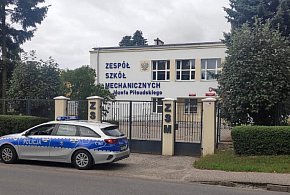 Radziejów: Policjanci czuwają nad bezpieczeństwem uczniów-10205