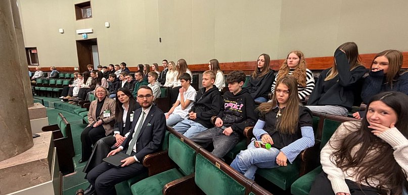 Uczniowie z Radziejowa w Sejmie RP na zaproszenie posła Piotra Kowala